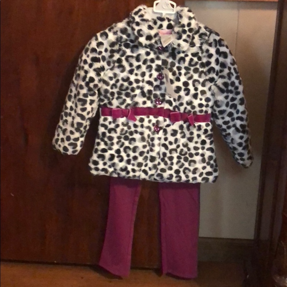 Adorable Faux Fur Jacket with matching Leggings.